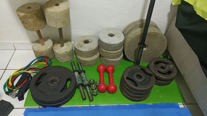 Kit de treino/anilhas/pesos/banco de academia