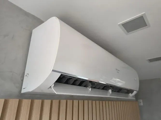 Ar-Condicionado Split Springer Midea AirVolution 22.000 BTUs - Frio 220V -Excelente Estado