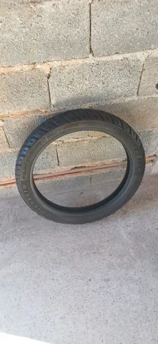 Vendo peneu Michelin 90/90-18