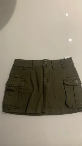 Saia verde militar cargo