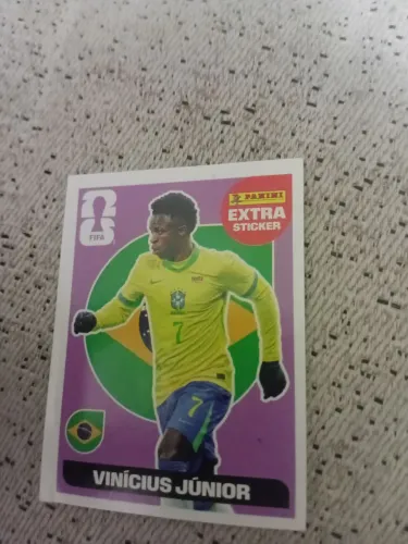 FIGURINHA EXTRA STICKER LEGEND ROXA - VINÍCIUS JÚNIOR