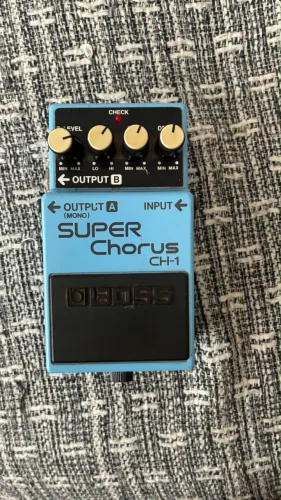 Pedal para Guitarra Boss Super Chorus