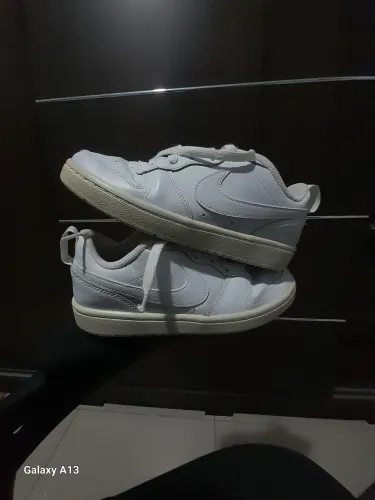 Tenis nike branco tamanho 35