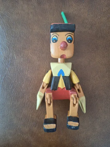 Pinóquio de madeira