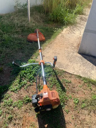 Roçadeira em ótimo estado 