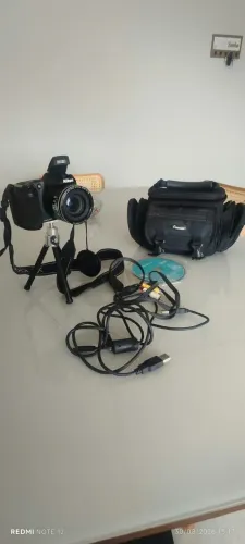  Nikon Coolpix L810 + bolsa Fancier + cabos + tripé  [ COM PEQUENO DEFEITO NO VISOR ]