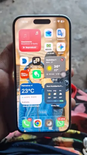 iPhone 15 top ?