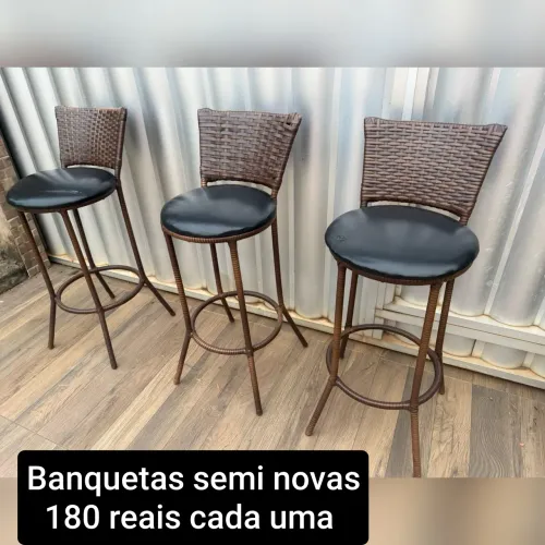 Banquetas semi novas