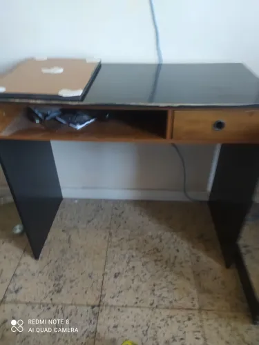 Escrivaninha para computador ou Pc e Notebook