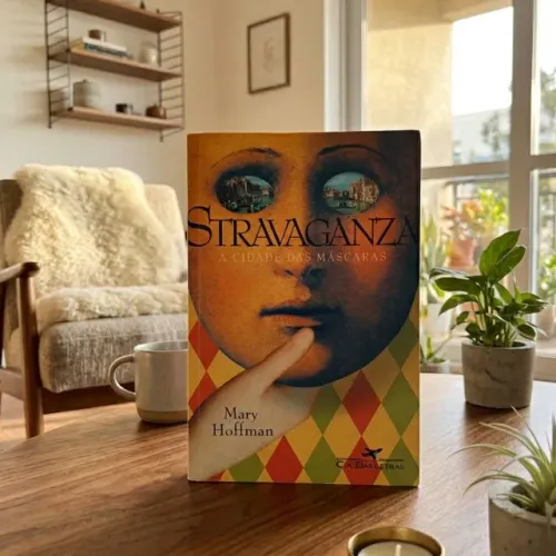 Livro Stravaganza A Cidade das Máscaras - Mary Hoffman