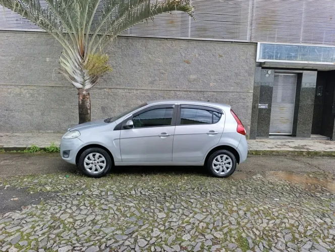 Fiat Palio Attractive 1.0 EVO Fire Flex 8V 5P 2013
