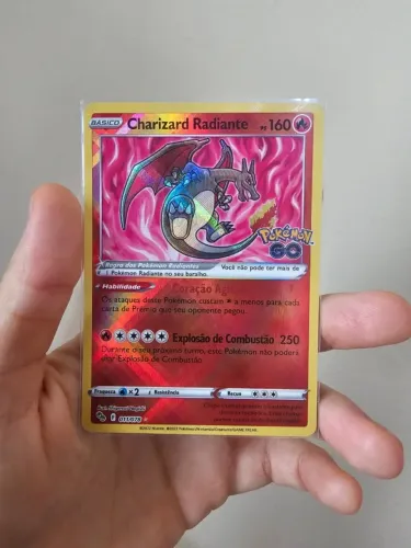 Carta Pokémon Charizard Radiante (011/078) 