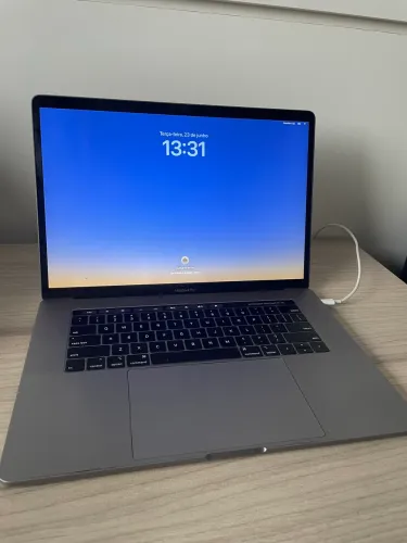 MacBook Pro 2019 512gb SSD i7 32GB RAM