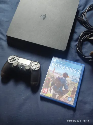 PS4 C/ controle e jogo (usado)