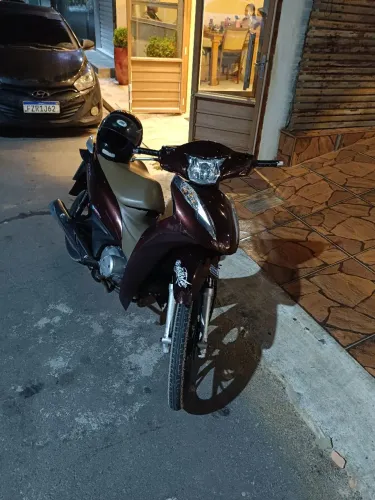 Biz 125 bem conservada