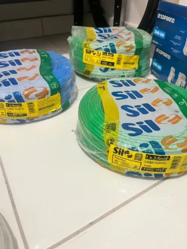 Cabos elétricos novos
