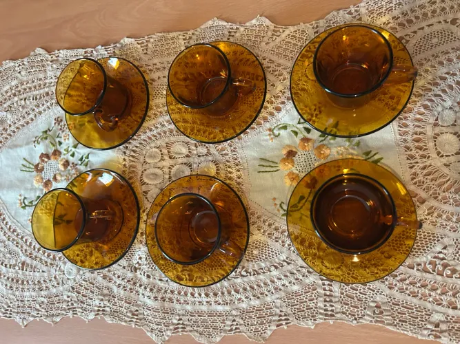 Jogo de xicaras antigas de café Duralex, cor âmbar 
