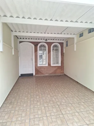 SOBRADO COM 02 VAGAS NA GARAGEM