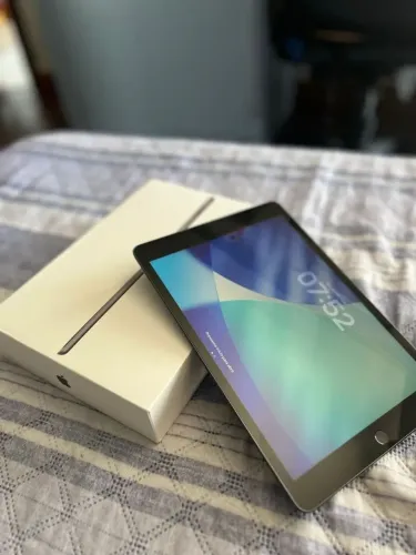 Ipad 9 64GB semi-novo + Capa + Pencil WB + carregador original + caixa *IMPERDÍVEL!!!