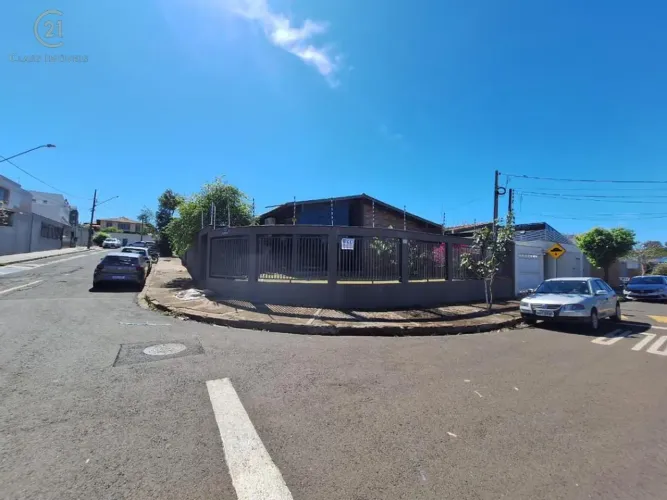 Casa para alugar em Londrina, Boa Vista, com 3 suítes, com 300 m²