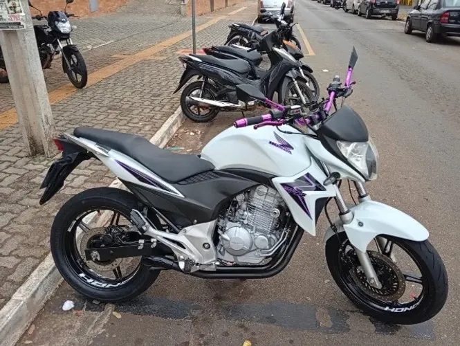 Moto Honda CB 300