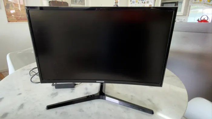 Monitor Samsung Odyssey 24 Curvo 144Hz ? C24RG50FQL
