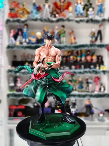 ACTION FIGURE - ZORO