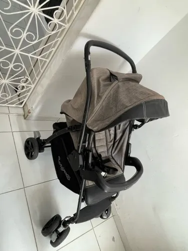 Carrinho de passeio para bebê