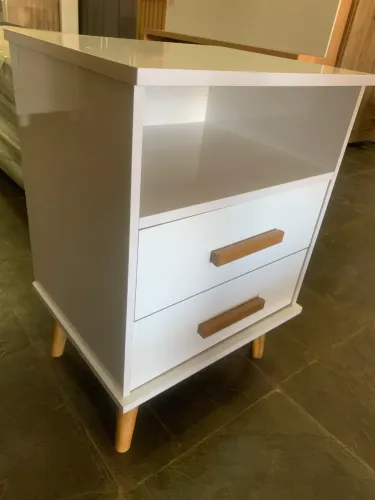 MESA DE CABECEIRA NOVA R$ 250,00