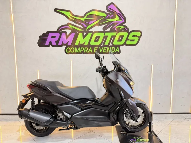 Yamaha Xmax 300 connected abs 2026