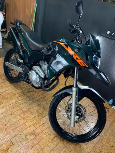 Xre 300 2021