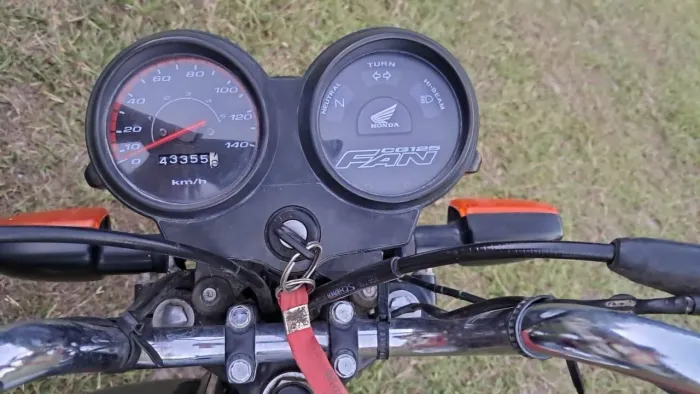 Honda CG 125 Fan - Prata - Motor Feito Recentemente (Revisada!)