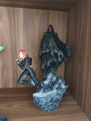 Black widow (viúva negra) e caveira vermelha ison Studios 1/10 (o par)