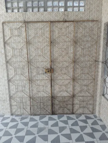 Grade de ferro para porta