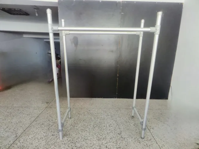 Arara de roupa peças de aluminio ajustável