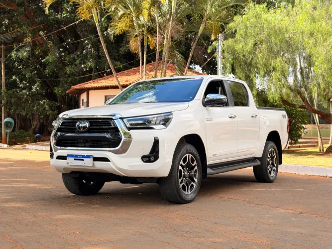 Toyota Hilux CD SRX 4X4 2.8 TDI 16V Diesel Aut. 2023