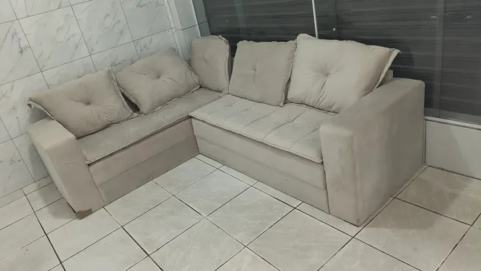 Sofá de canto em L