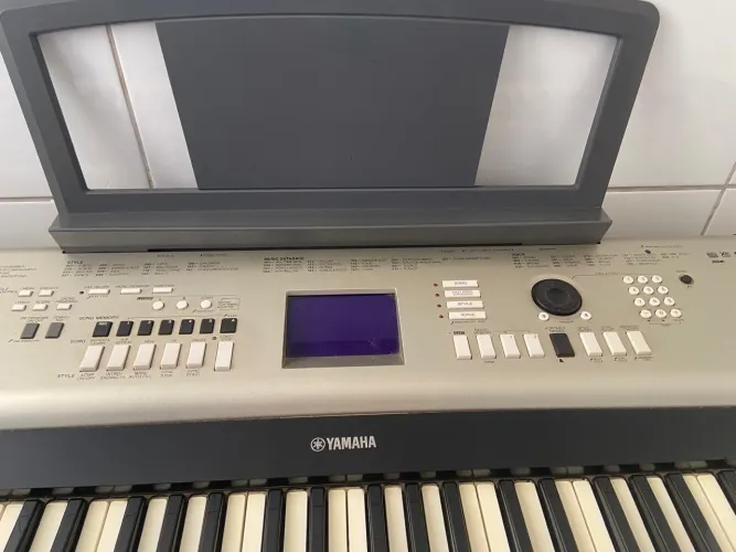 Teclado yamanha