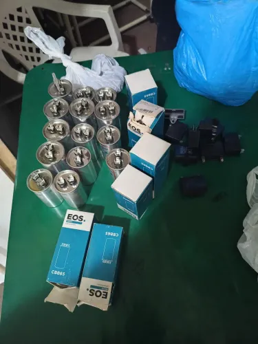 Vários capacitores pra ar condicionado
