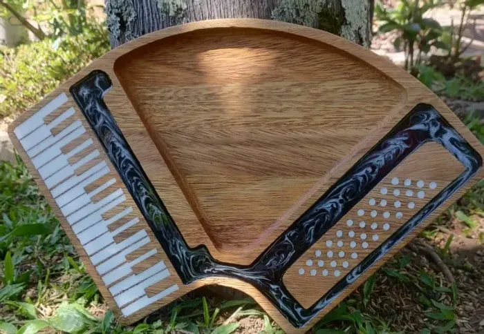 Petisqueira Acordeon / Gaita / Sanfona em Madeira e Resina - Peça Artesanal