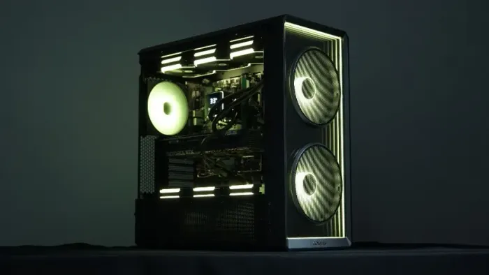PC Gamer - Ryzen 7 7800X3D + RTX 5070 Ti 16GB por R$ 16.999,00