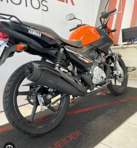 Factor 150 2016 muito nova! Oportunidade