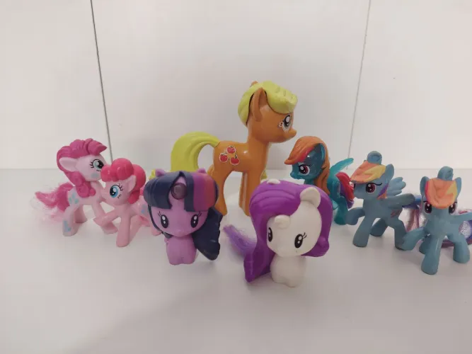 Lote De Brinquedos Mclanche Feliz e Burguer King My Little Pony.