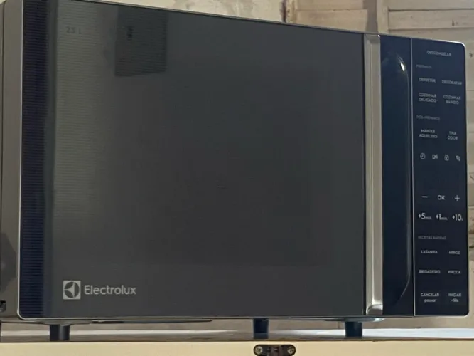 Eletrolux Microondas 23L