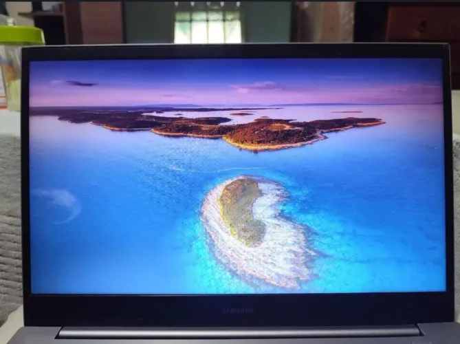 Notebook Samsung Book E30