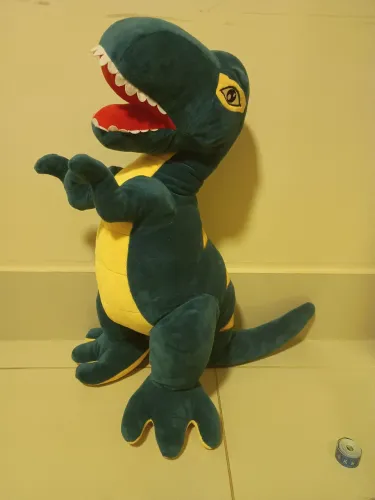 Boneco de pelúcia dinossauro tiranossauro rex 57cm