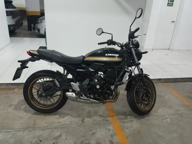 Kawasaki z650rs 2025/2025