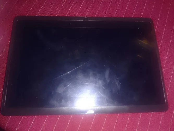 Tablete semi novo 