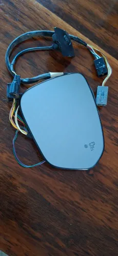 Vendo retrovisor do Renault Duster LD modelo novo Ano 2024  em diante  já com a câmera 
