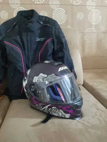Capacete e Jaqueta Feminina